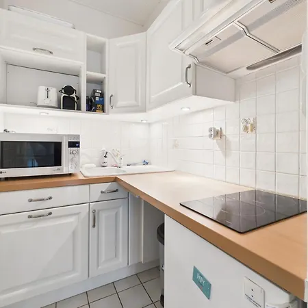 100m De La Pour 2 Adultes 2 Enfants Apartment