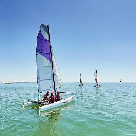 100m De La Pour 2 Adultes 2 Enfants * La Baule-Escoublac